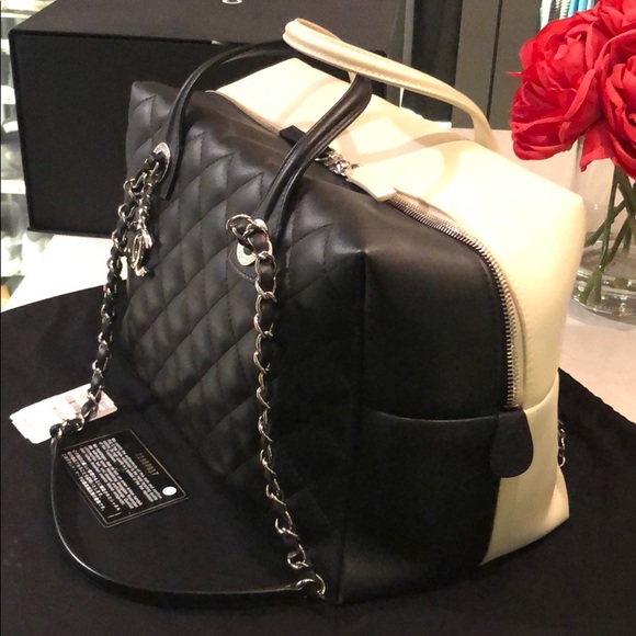 Chanel two tone lamb skin bag - Picture 2 of 7